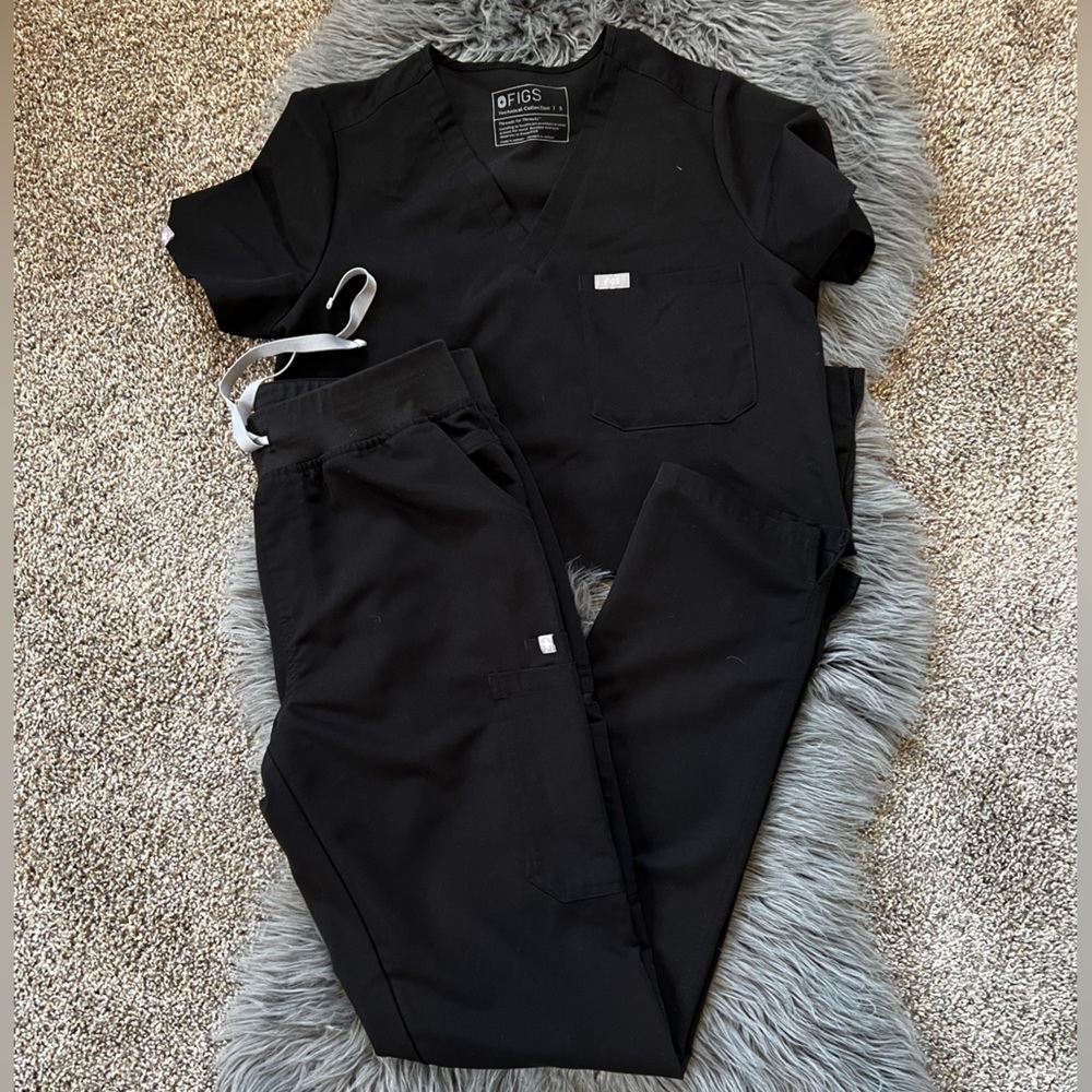 Small Black Figs Top